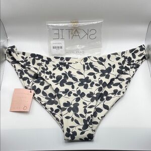 Skatie‎ Cheryl Floral Greenwich Bikini Bottoms - Cream and Black